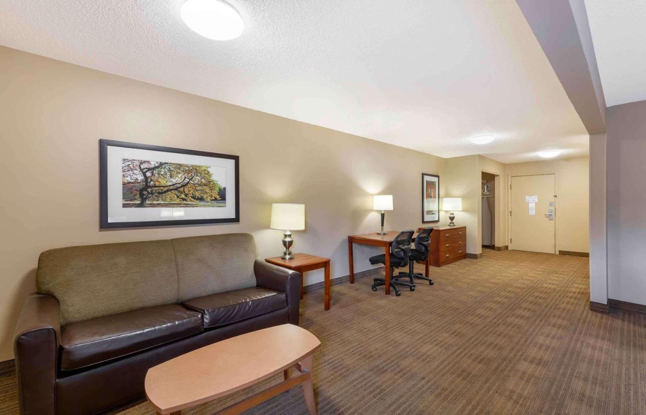 เอ็กซ์เทนด์ สเตย์ อเมริกา - เอครอน - คอปลีย์ - เวสต์ Hotel Copley ภายนอก รูปภาพ